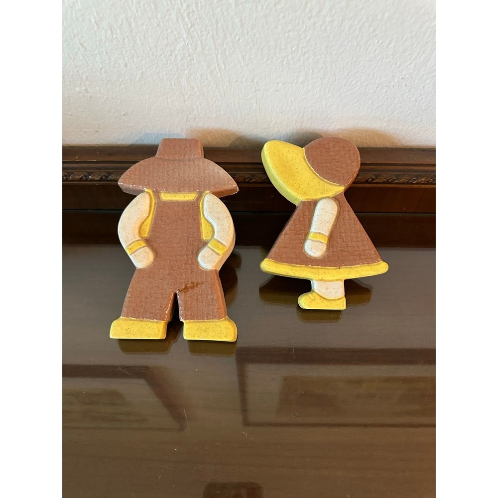 1982 Pair of Vintage Hobbyist Chalkware Boy and‎ Girl Wall Decor